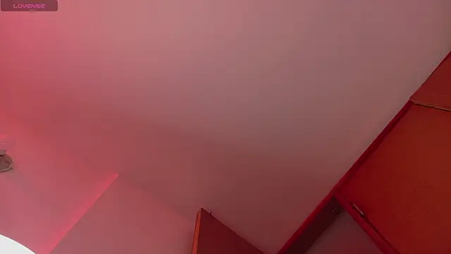 Snapshot of MegganCarter chatting on 12, 11, 2025 MegganCarter online show from 12, 11, 2025