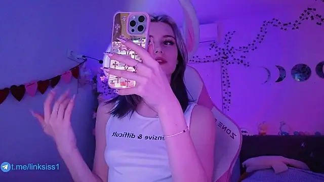 Snapshot of twicewetgirl chatting on 9, 4, 2026 twicewetgirl online show from 9, 4, 2026