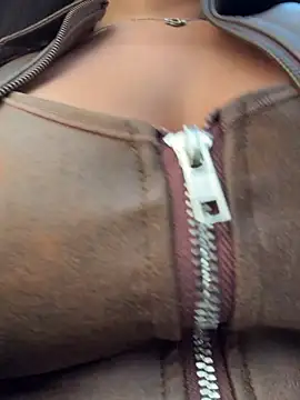 Snapshot of Syka0001 chatting on 18, 12, 2025 Syka0001 online show from 18, 12, 2025