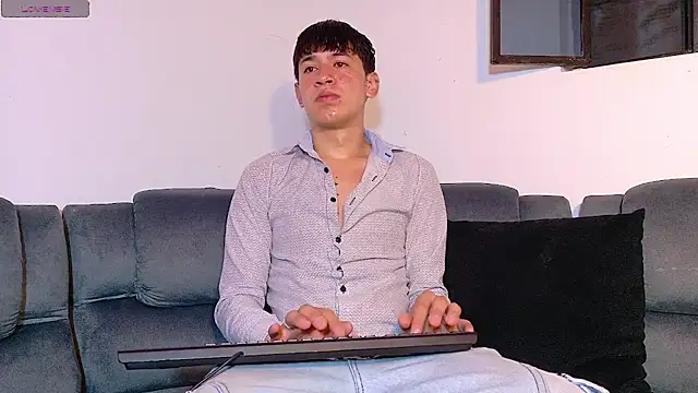 Snapshot of Mr_daren_ chatting on 18, 10, 2025 Mr daren online show from 18, 10, 2025