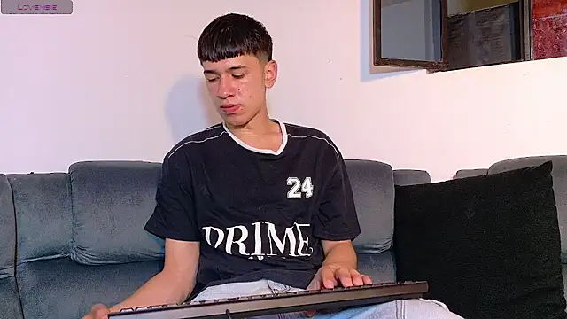 Snapshot of Mr_daren_ chatting on 22, 10, 2025 Mr daren online show from 22, 10, 2025