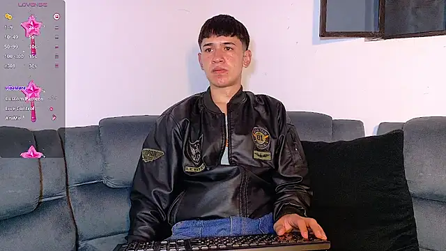 Snapshot of Mr_daren_ chatting on 4, 11, 2025 Mr daren online show from 4, 11, 2025