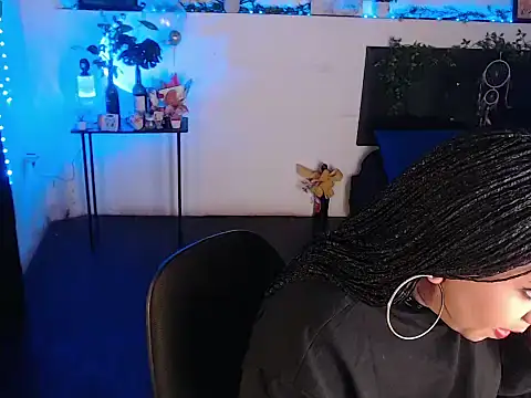 Snapshot of LiaScarlett chatting on 23, 10, 2025 LiaScarlett online show from 23, 10, 2025