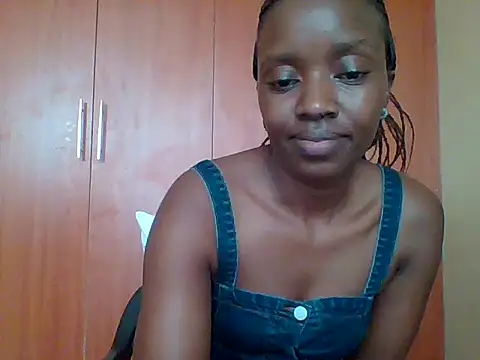 Snapshot of sexy_darleen23 chatting on 28, 10, 2025 sexy darleen23 online show from 28, 10, 2025