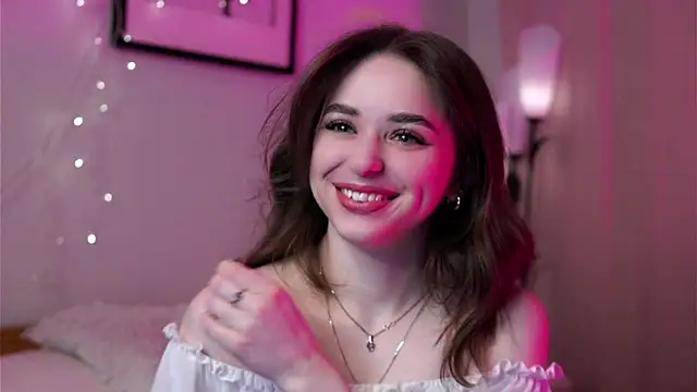 EstherMitchel online show from 1, 3, 2025