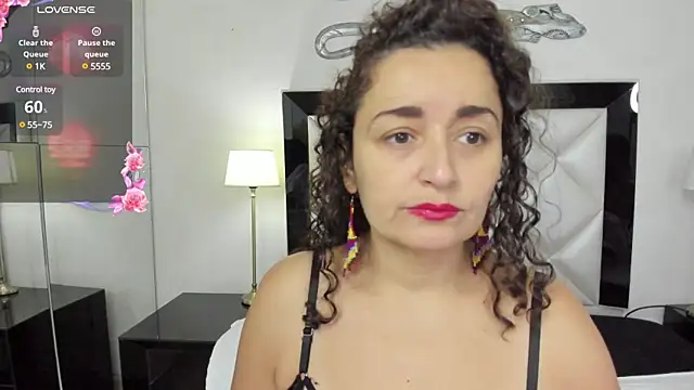  luna  sweet  online show from 2, 2, 2025