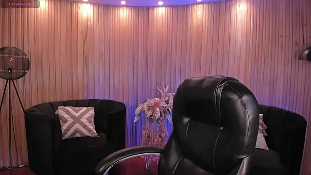 AmberLewis  online show from 15, 11, 2025