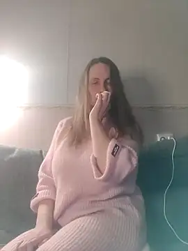 Evelina cute online show from 15, 12, 2024