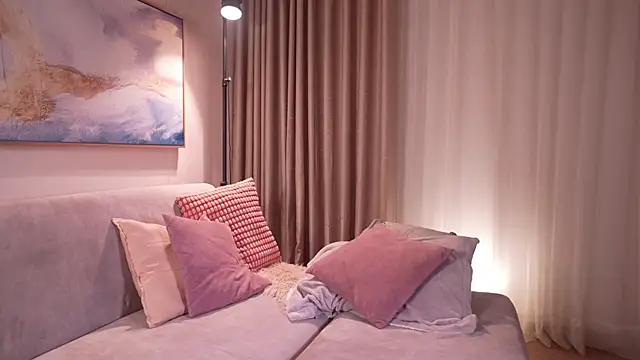 Snapshot of pauline__7 chatting on 23, 10, 2025 pauline 7 online show from 23, 10, 2025