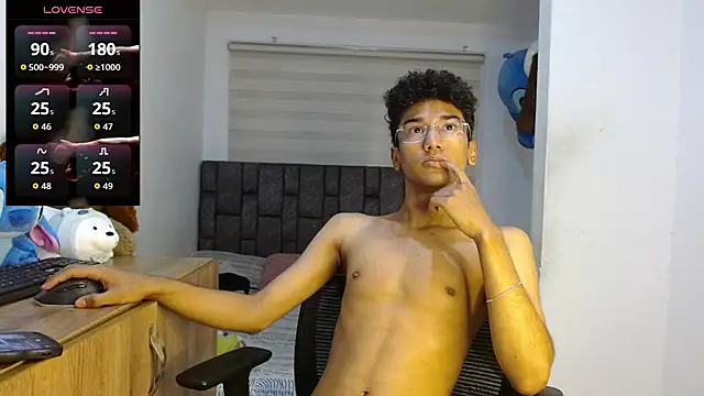 Snapshot of harrytwink18 chatting on 12, 9, 2025 harrytwink18 online show from 12, 9, 2025