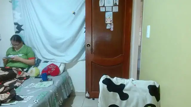 Snapshot of clayre_and_jill chatting on 26, 2, 2026 clayre and jill online show from 26, 2, 2026