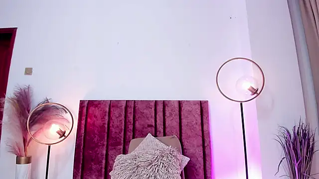 LucyJhonnsonn online show from 11, 12, 2024