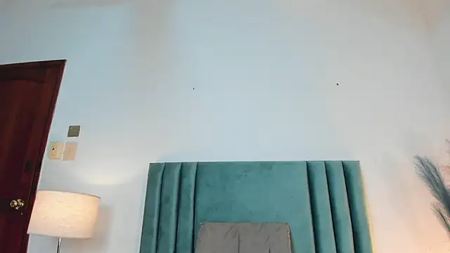 LucyJhonnsonn online show from 1, 2, 2025
