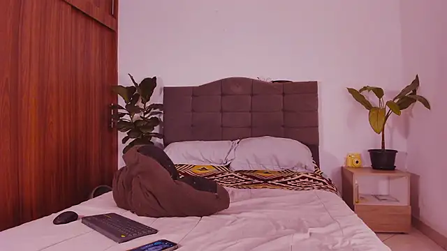 2gays 1Str8 online show from 22, 10, 2025