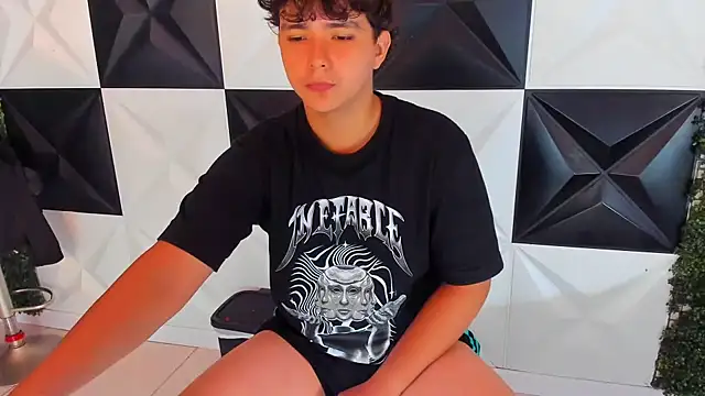 Snapshot of Dani_cumboy chatting on 23, 10, 2025 Dani cumboy online show from 23, 10, 2025