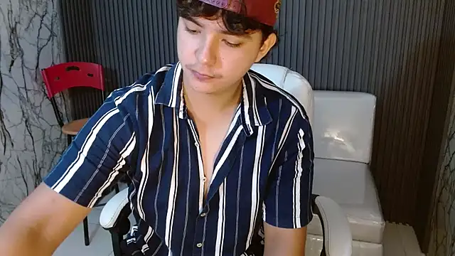 Snapshot of Dani_cumboy chatting on 28, 10, 2025 Dani cumboy online show from 28, 10, 2025