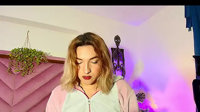 Snapshot of TomLondon_ chatting on 14, 10, 2025 TomLondon online show from 14, 10, 2025