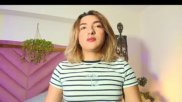 Snapshot of TomLondon_ chatting on 26, 10, 2025 TomLondon online show from 26, 10, 2025