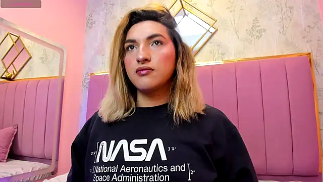 TomLondon  online show from 18, 12, 2025