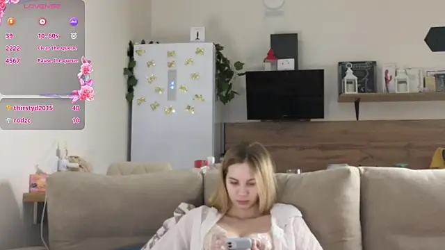 Girl alone home online show from 16, 2, 2025