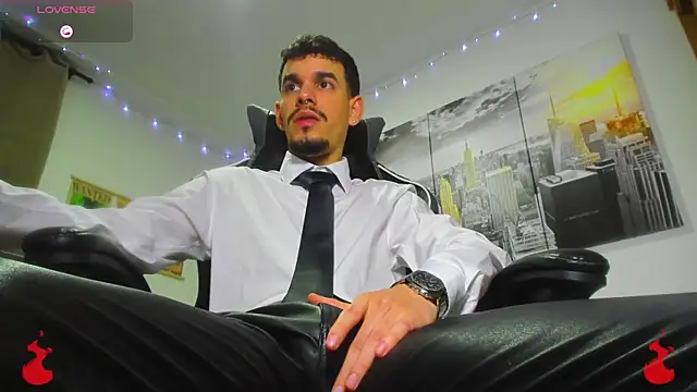 Snapshot of BRAYHAMBROWN chatting on 31, 10, 2025 BRAYHAMBROWN online show from 31, 10, 2025