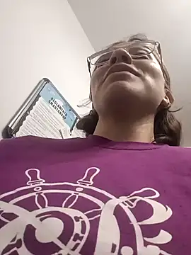 karlamorris  online show from 4, 1, 2025