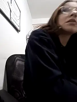 karlamorris  online show from 5, 1, 2025