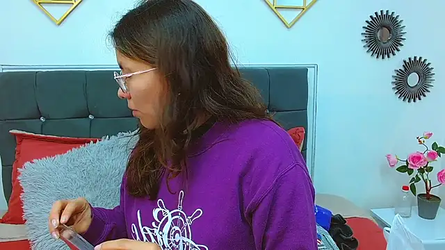 karlamorris  online show from 20, 2, 2025