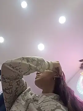 karlamorris  online show from 5, 11, 2025