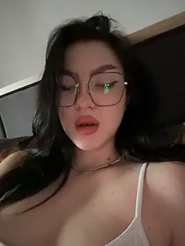 Snapshot of alissa4blonde chatting on 2, 2, 2025 alissa4blonde online show from 2, 2, 2025