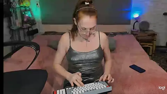 JessicaFamee online show from 11, 1, 2025