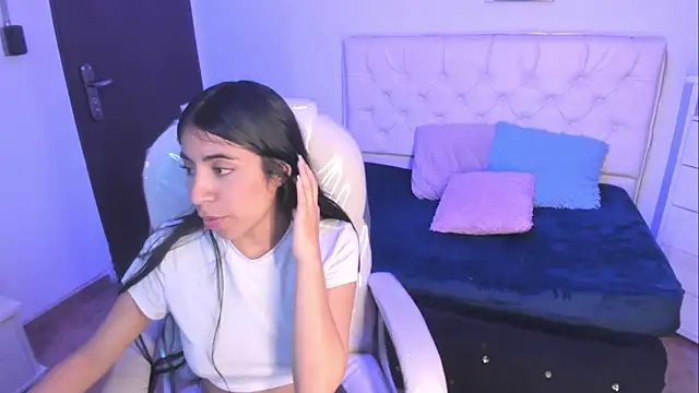 lunitaa18 online show from 22, 12, 2025