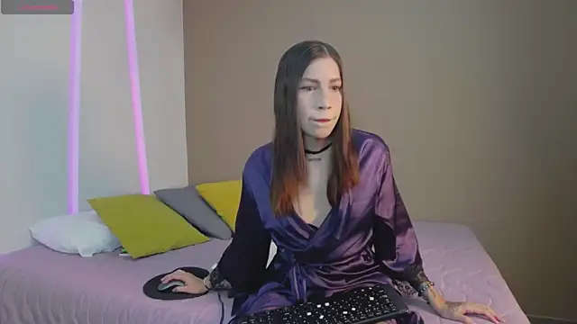 Snapshot of LynnSam_ chatting on 1, 2, 2025 LynnSam online show from 1, 2, 2025