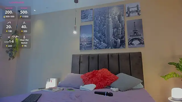 Snapshot of LynnSam_ chatting on 2, 2, 2025 LynnSam online show from 2, 2, 2025