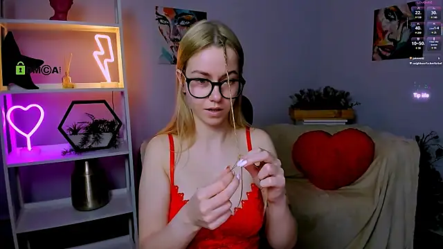 mary mooore online show from 22, 3, 2025
