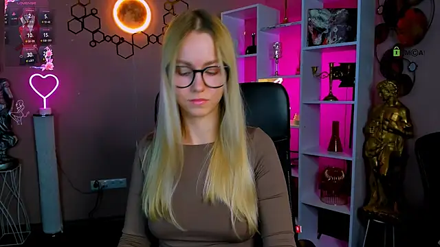 mary mooore online show from 23, 9, 2025