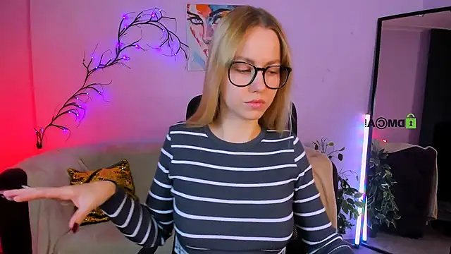 mary mooore online show from 24, 9, 2025