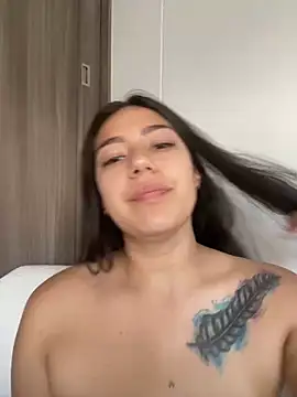 Latina vanessa online show from 18, 1, 2025