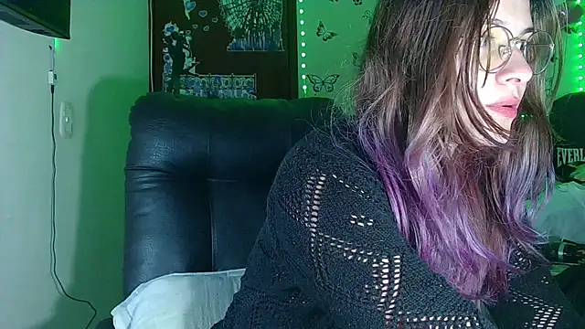 Snapshot of Elith_20 chatting on 16, 10, 2025 Elith 20 online show from 16, 10, 2025