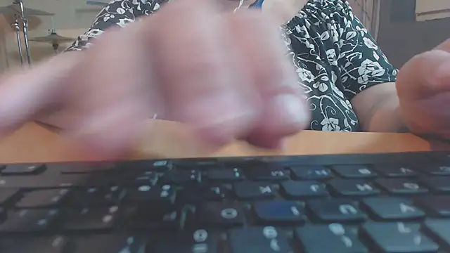 Snapshot of bbwxxx70 chatting on 12, 10, 2025 bbwxxx70 online show from 12, 10, 2025