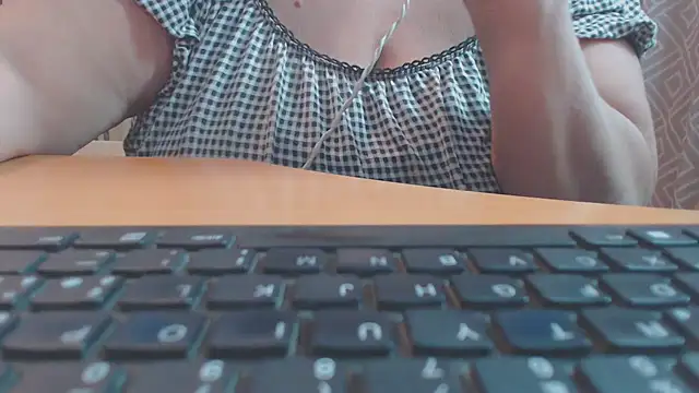 Snapshot of bbwxxx70 chatting on 13, 10, 2025 bbwxxx70 online show from 13, 10, 2025