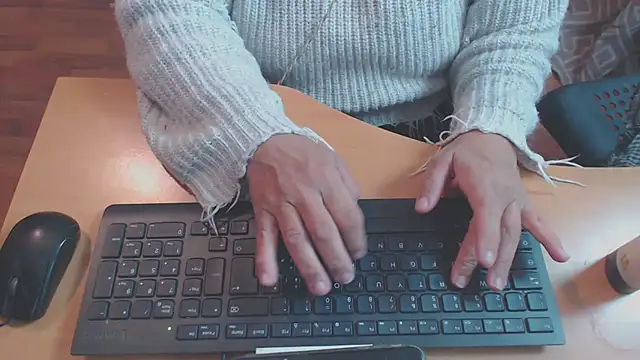 Snapshot of bbwxxx70 chatting on 24, 10, 2025 bbwxxx70 online show from 24, 10, 2025