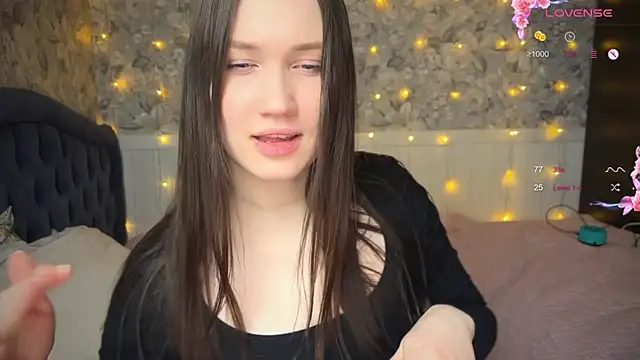 ChloeMillerMeow online show from 13, 3, 2025