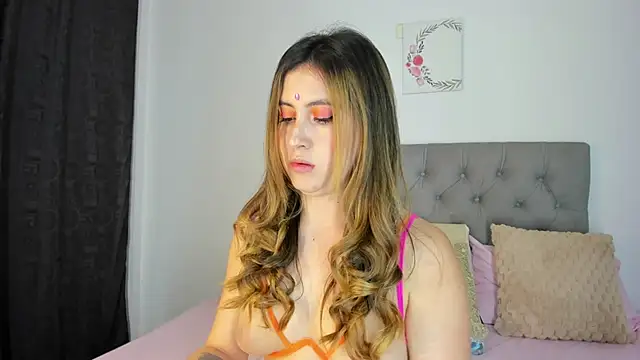 Snapshot of Nicol_Swift_ chatting on 24, 10, 2025 Nicol Swift online show from 24, 10, 2025