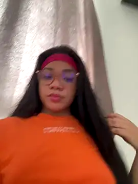 ashley Tompson1 online show from 10, 11, 2025