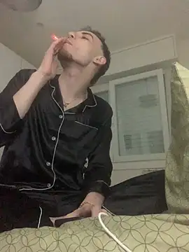 Snapshot of LaMaterialista chatting on 10, 3, 2026 LaMaterialista online show from 10, 3, 2026