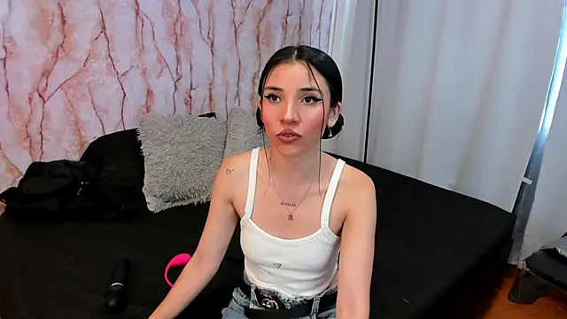 LILA ELLIOT online show from 12, 12, 2024