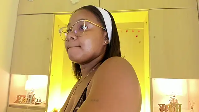 tamaraa smiith online show from 7, 11, 2025