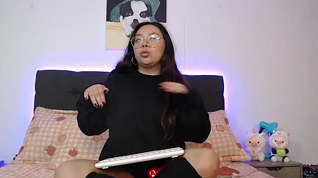 Peach-Lawrence online show from 3, 12, 2024