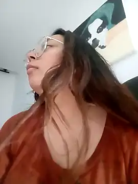 Peach-Lawrence online show from 19, 12, 2024